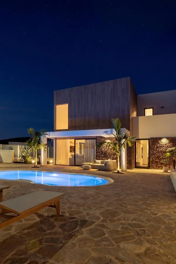 Villa Noma - Design Space With Pool In Corralejo