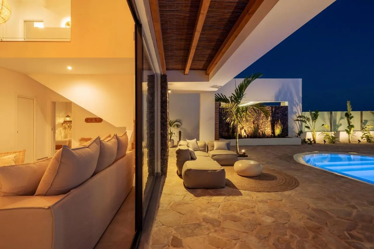 Villa Noma - Design Space With Pool In Corralejo